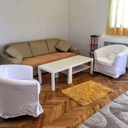 University Square Penthouse * 부쿠레슈티