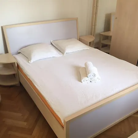 University Square Penthouse * 부쿠레슈티